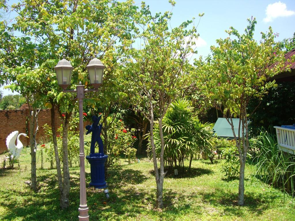 Pictory Garden Resort Sattahip Exterior photo