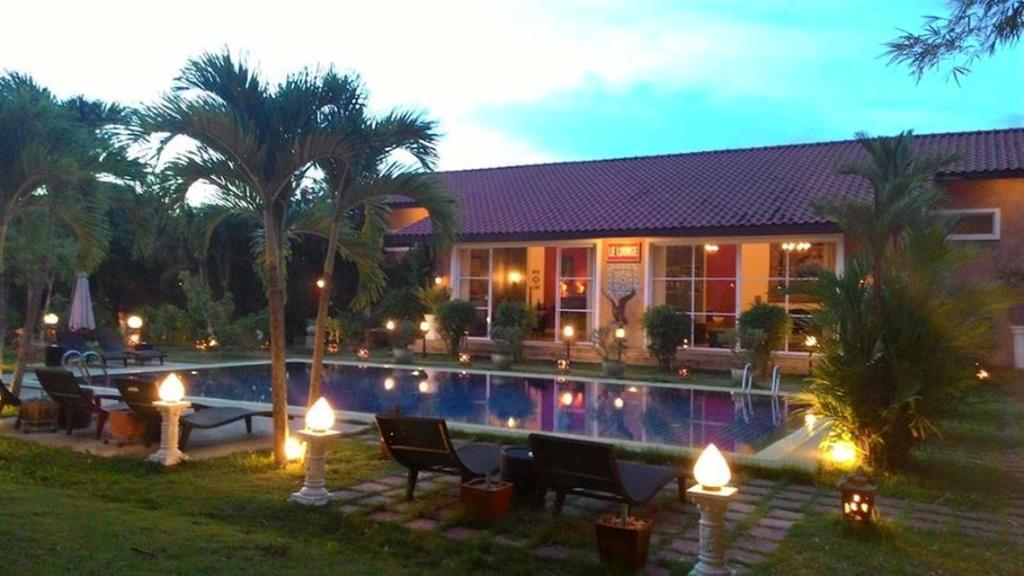 Pictory Garden Resort Sattahip Exterior photo