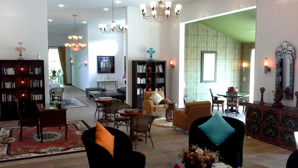 Pictory Garden Resort Sattahip Exterior photo