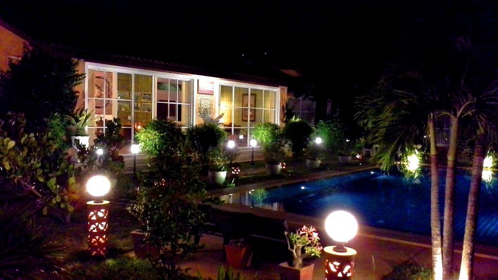 Pictory Garden Resort Sattahip Exterior photo