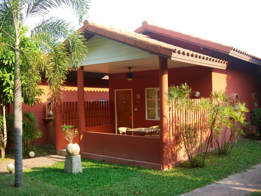 Pictory Garden Resort Sattahip Exterior photo