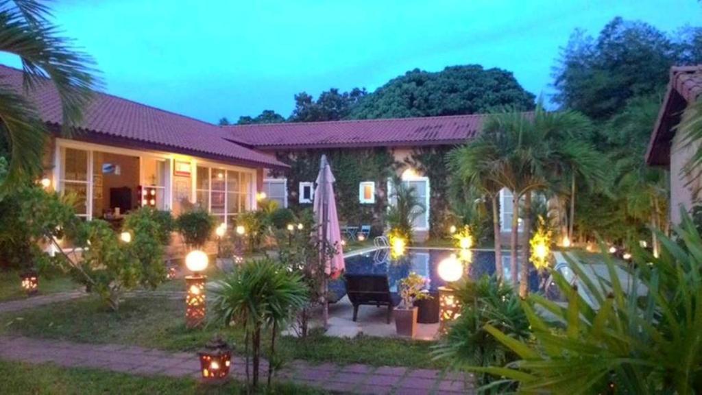 Pictory Garden Resort Sattahip Exterior photo